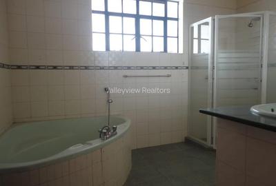 4 Bed Townhouse with En Suite in Lavington - 4