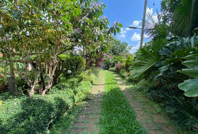 2 Bed House with En Suite in Ridgeways - 2