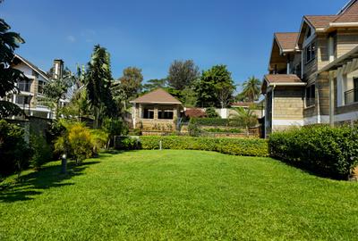 5 Bed Townhouse with En Suite in Nyari