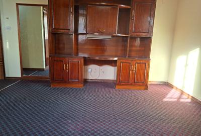 5 Bed House with En Suite in Runda - 4