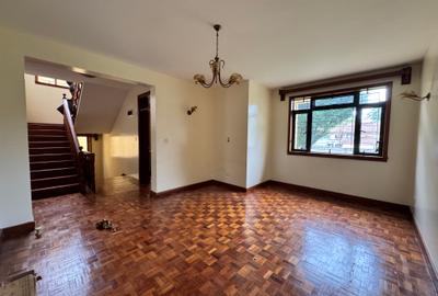 5 Bed Townhouse with En Suite in Lavington - 4