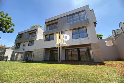 5 Bed Villa with En Suite at Grevillea Groove - 2