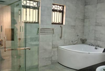 4 Bed Townhouse with En Suite in Karen - 2