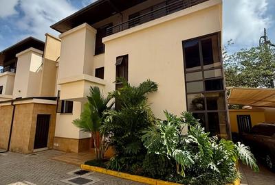4 Bed Townhouse with En Suite at Othaya Road - 2