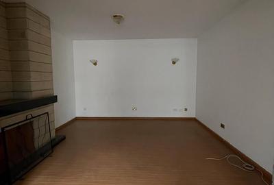 5 Bed Townhouse with En Suite at Lavington Green - 3