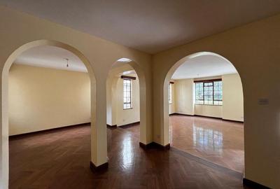 5 Bed Townhouse with En Suite in Lavington