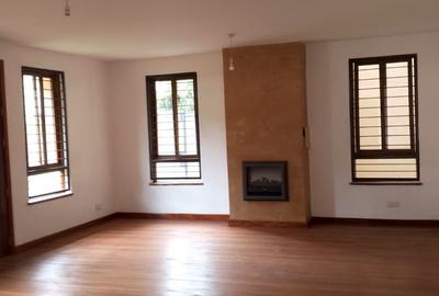 5 Bed Townhouse with En Suite in Lavington