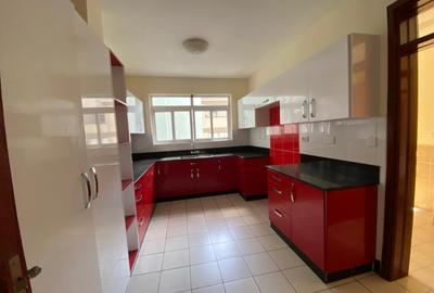 3 Bed Apartment with En Suite in Westlands Area - 4
