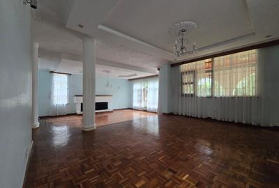 4 Bed House with En Suite in Runda - 2