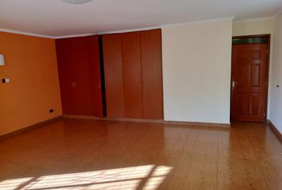 4 Bed Townhouse with En Suite in Runda