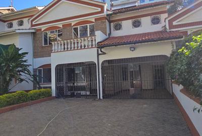 4 Bed Townhouse with En Suite at Brookside Drive