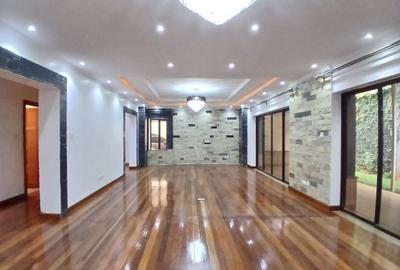 4 Bed Townhouse with En Suite at Lavington - 4