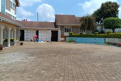 6 Bed House with En Suite at Off Pan African Insurance Lane