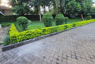 4 Bed House with En Suite in Runda