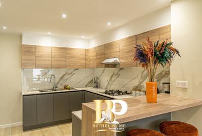 Serviced 2 Bed Apartment with En Suite in Riverside