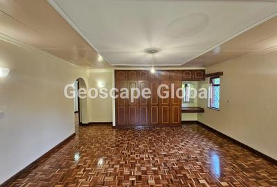 5 Bed House with En Suite in Spring Valley