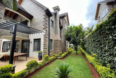 5 Bed Townhouse with En Suite in Lavington