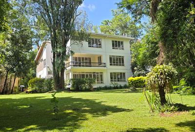5 Bed House with En Suite at Whispers Avenue - 4