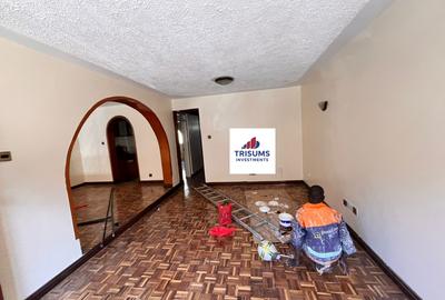 4 Bed House with En Suite in Lavington