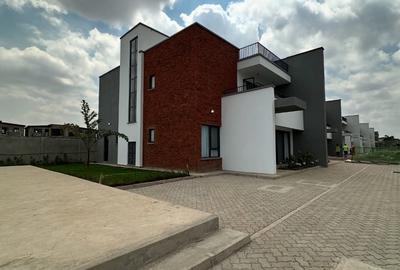 4 Bed Townhouse with En Suite in Langata