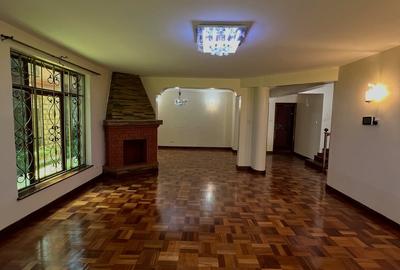 5 Bed Townhouse with En Suite at Othaya Road - 4