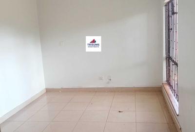 7 Bed House with En Suite in Kyuna - 4