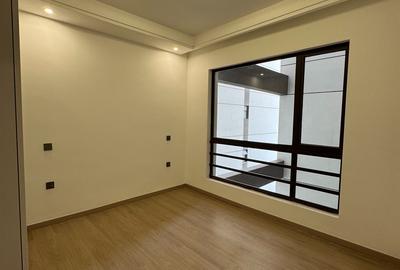2 Bed Apartment with En Suite at Riverside Drive - 4