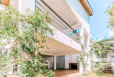 4 Bed Townhouse with En Suite at Lavington Green