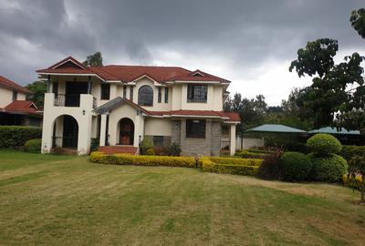 5 Bed House with En Suite in Runda