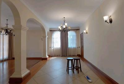 5 Bed House with En Suite in Thigiri