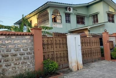 3 Bed Townhouse with En Suite at Bombolulu Estate