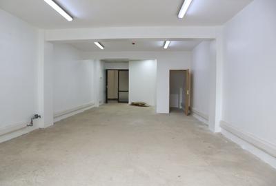 950 ft² Office with Service Charge Included at Karuna Lane - 4