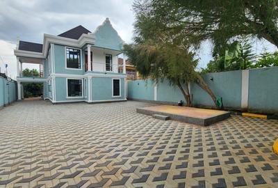 4 Bed House with En Suite at