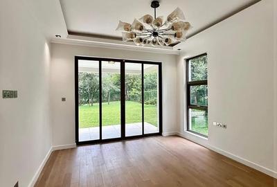 5 Bed Villa with En Suite in Karen Hardy - 2