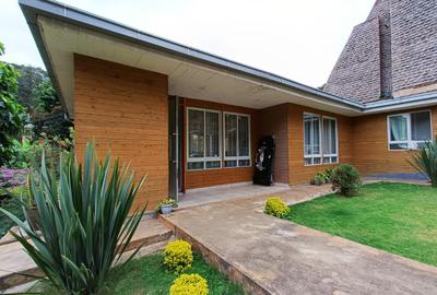 4 Bed House with En Suite in Spring Valley