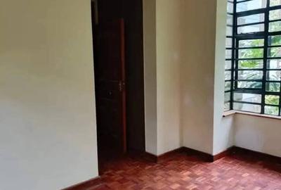4 Bed Townhouse with En Suite at Red Hill