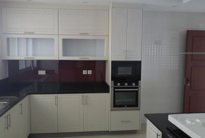 4 Bed Apartment with En Suite at Parklands