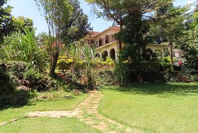 5 Bed House with En Suite at Kyuna Road