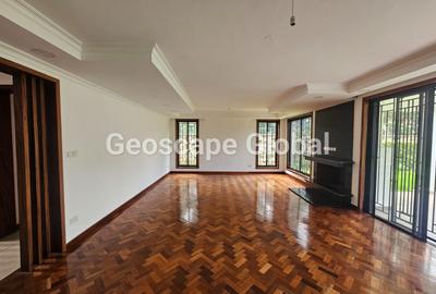 5 Bed House with En Suite in Lavington - 2