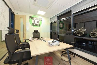 4,932 ft² Commercial Property with Service Charge Included at Lavington