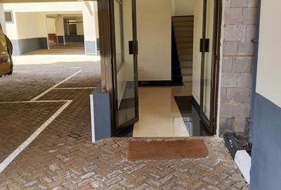 Serviced 3 Bed Apartment with En Suite in Westlands Area - 4