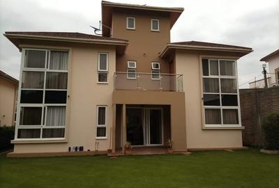 4 Bed Townhouse with En Suite at Runda Kiambu Rd.