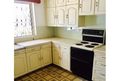 4 Bed House with En Suite at Rhapta Road