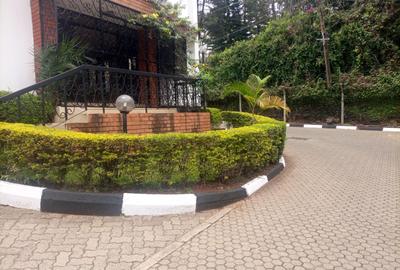 5 Bed Townhouse with En Suite in Kilimani