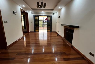5 Bed Townhouse with En Suite in Westlands Area