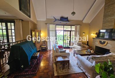 4 Bed House with En Suite in Rosslyn