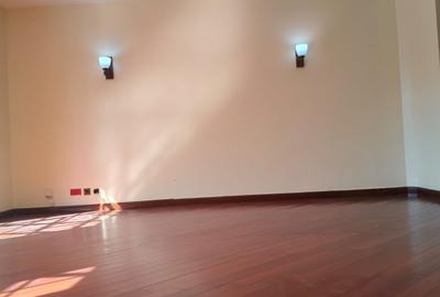 6 Bed House with En Suite at Bongani