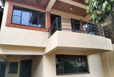 5 Bed Townhouse with En Suite at Lavington