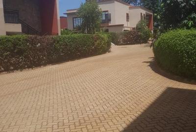 4 Bed Villa with En Suite in Kiambu Road