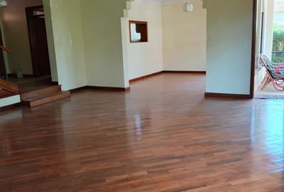 4 Bed Townhouse with En Suite at Lavington - 2